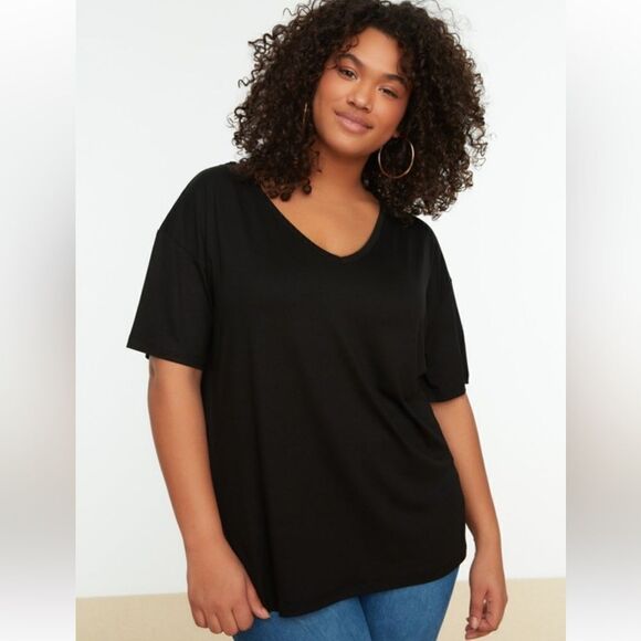 Trendyol T-Shirt - Picture 2 of 5